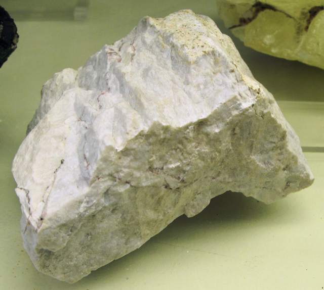 Amblygonite: Complete Guide (Updated 2026)