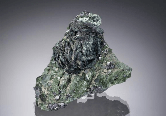 Magnetite: Complete Guide (2025)